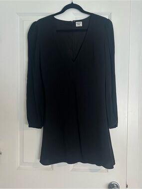 Sunday Best Black Long Sleeve V-Neck Shift Dress